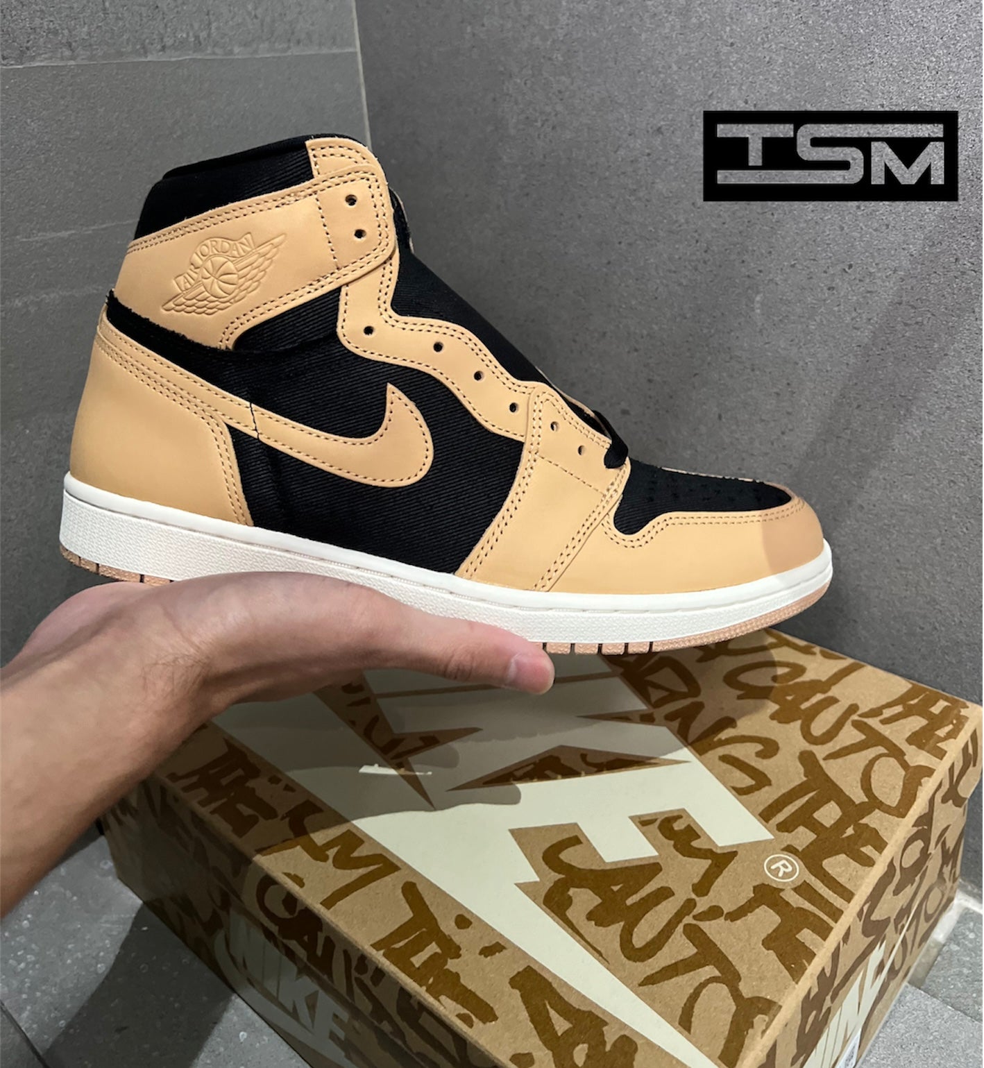 Jordan 1 Retro High OG Vachetta Tan / Black Sail
